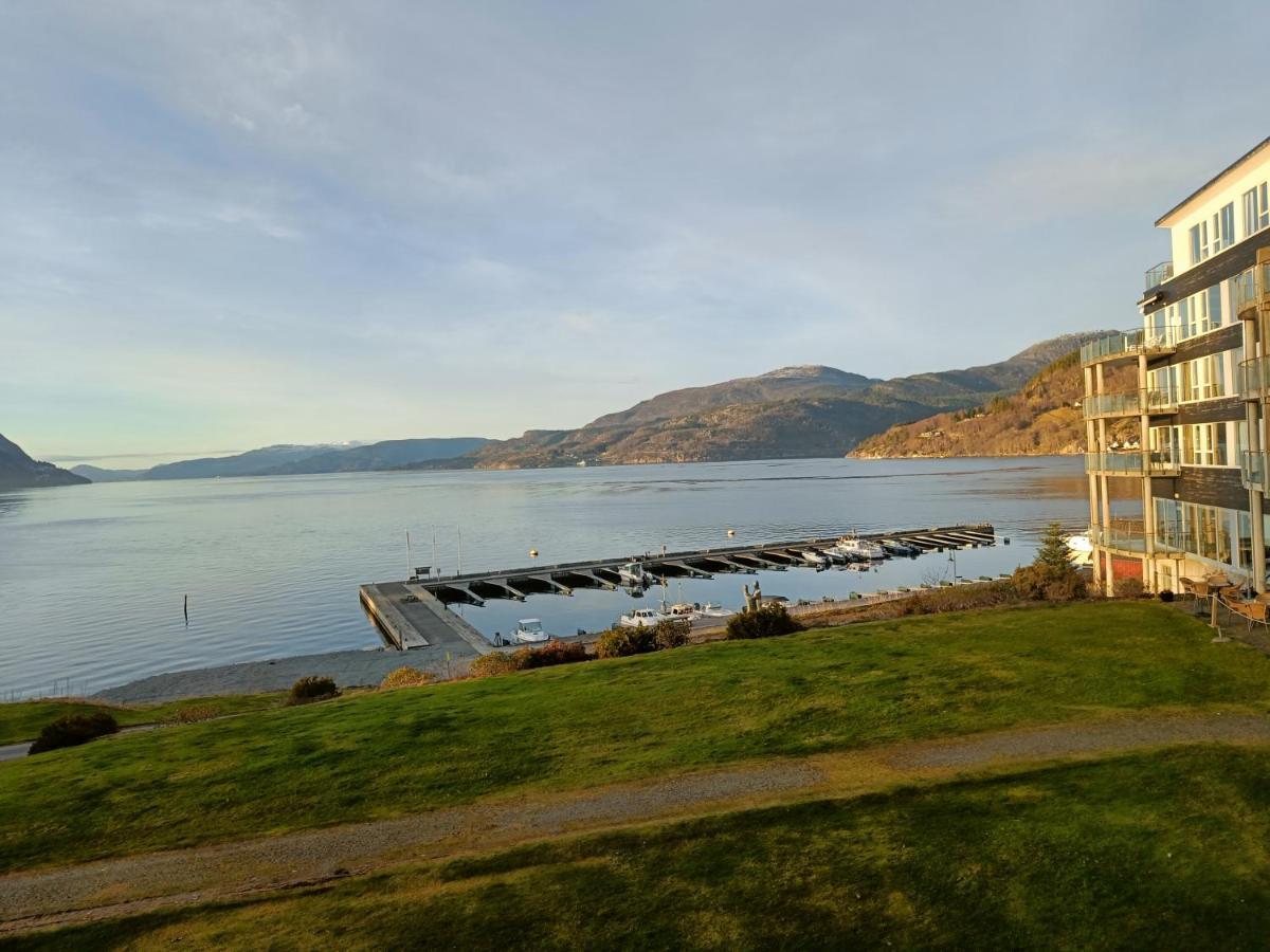 Smaken Av Ryfylke Event As Overnatting, Bygningen Drives Ikke Som Hotell Hjelmeland Exterior photo